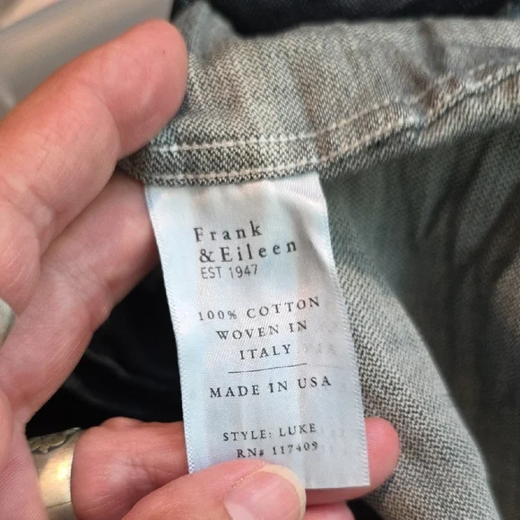 NEW FRANK & EILEEN MEN'S LUKE TATTERED DENIM BUTTON UP SHIRT IN DK BLUE RINSE XS - Picture 10 of 10